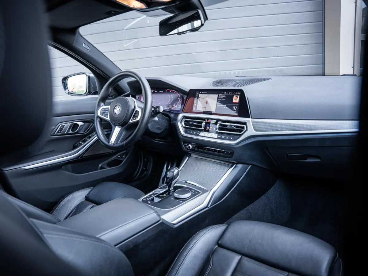330e High Executive - M-Sport l Laser l Pano l Trekhaak l HUD