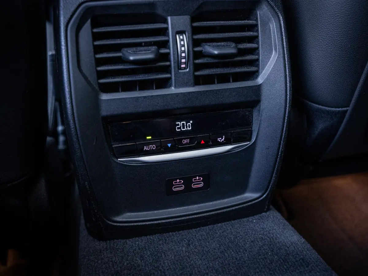 330e High Executive - M-Sport l Laser l Pano l Trekhaak l HUD