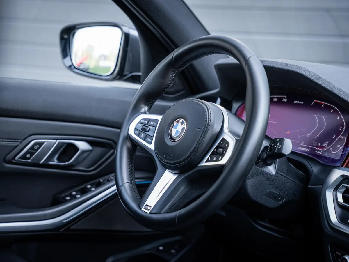 330e High Executive - M-Sport l Laser l Pano l Trekhaak l HUD