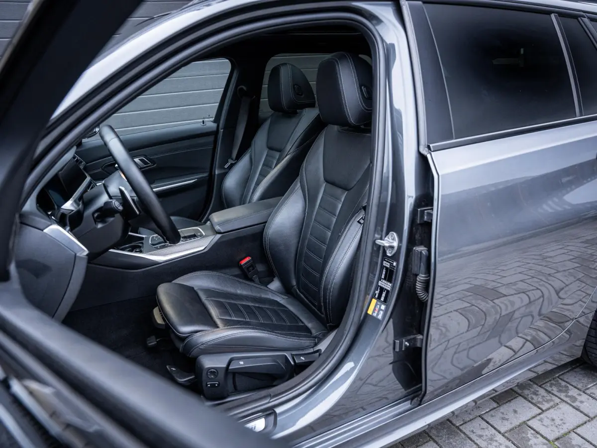 330e High Executive - M-Sport l Laser l Pano l Trekhaak l HUD