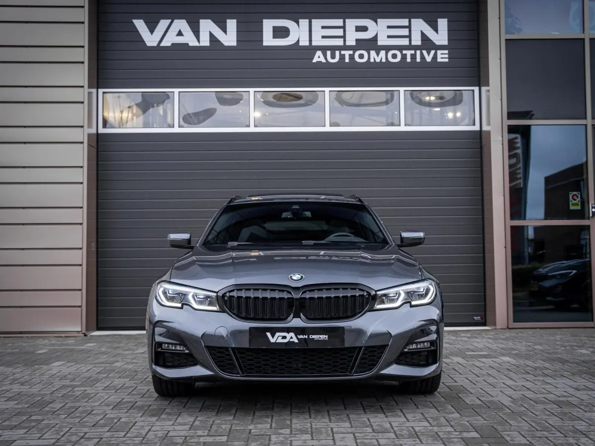 330e High Executive - M-Sport l Laser l Pano l Trekhaak l HUD