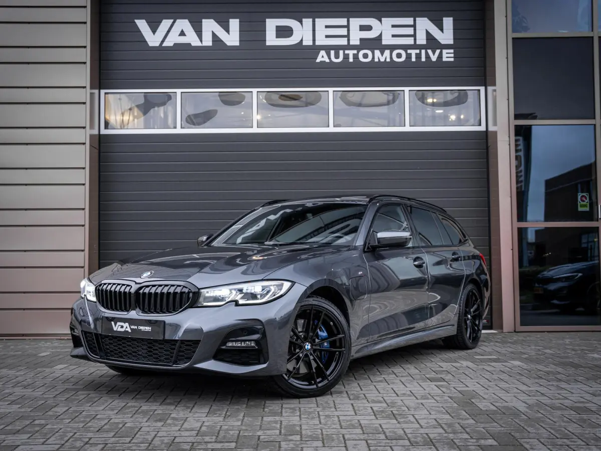 330e High Executive - M-Sport l Laser l Pano l Trekhaak l HUD