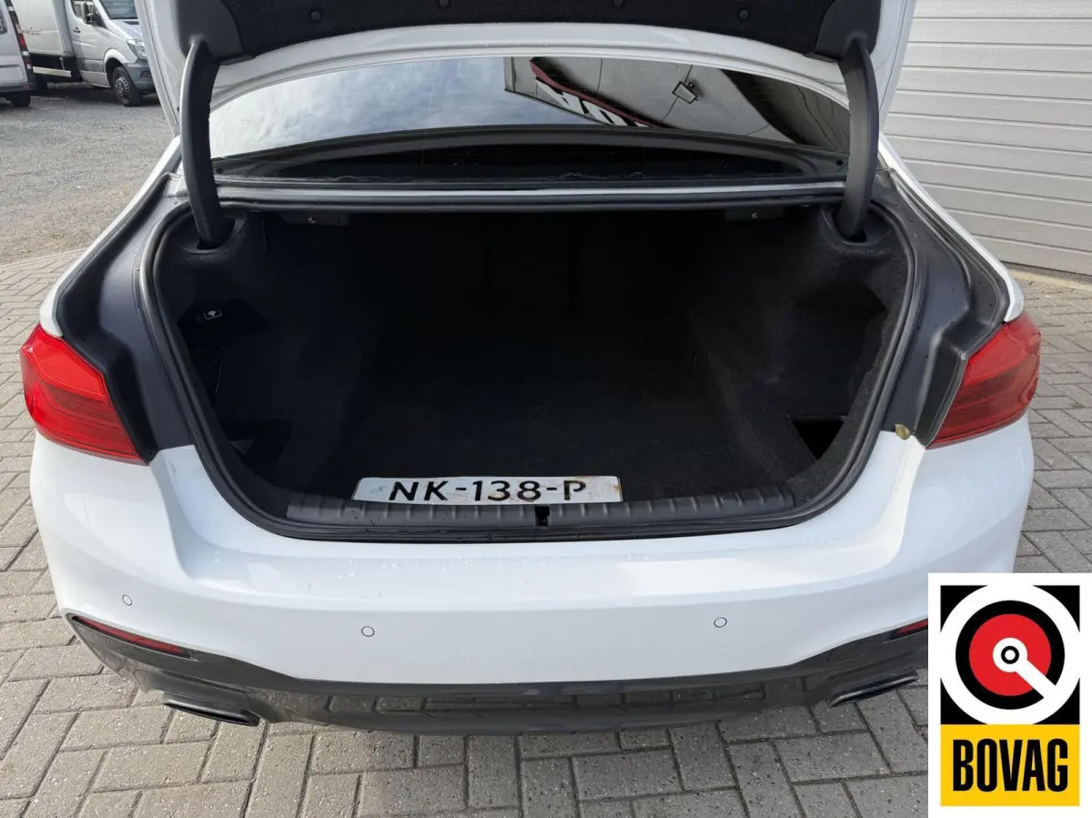 540i xDrive High Executive M-Sport, Pano, HUD, Camera, ACC, Leder bom vol