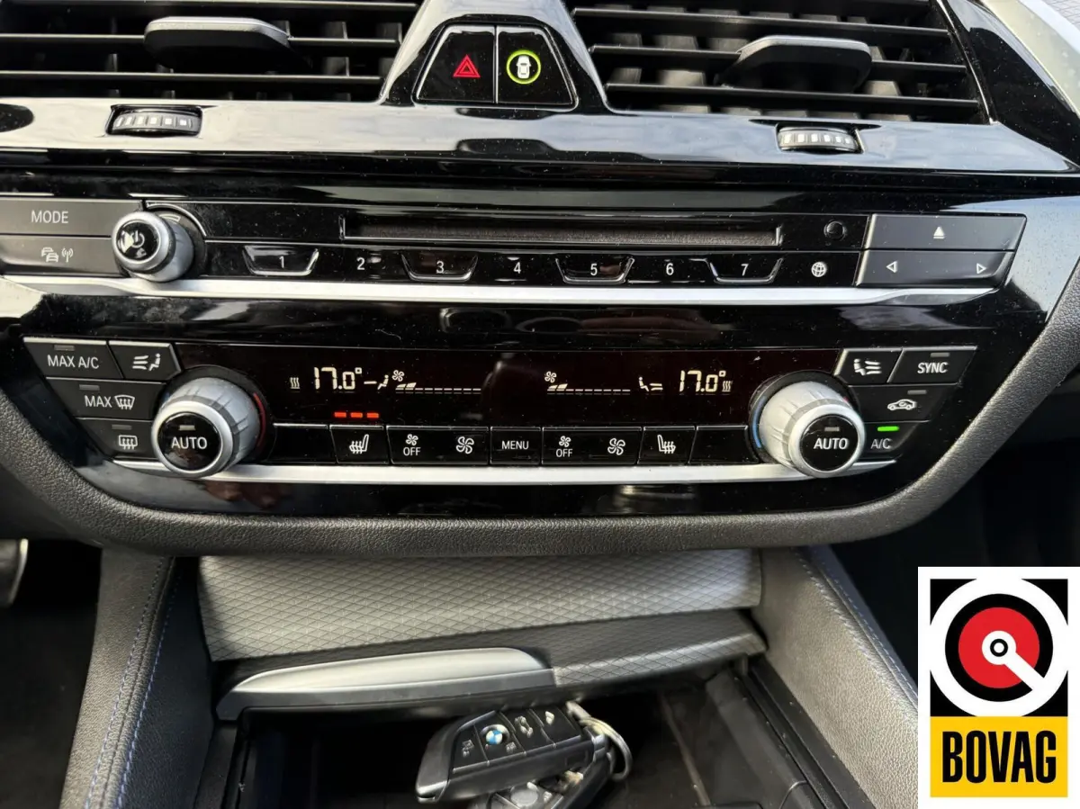540i xDrive High Executive M-Sport, Pano, HUD, Camera, ACC, Leder bom vol