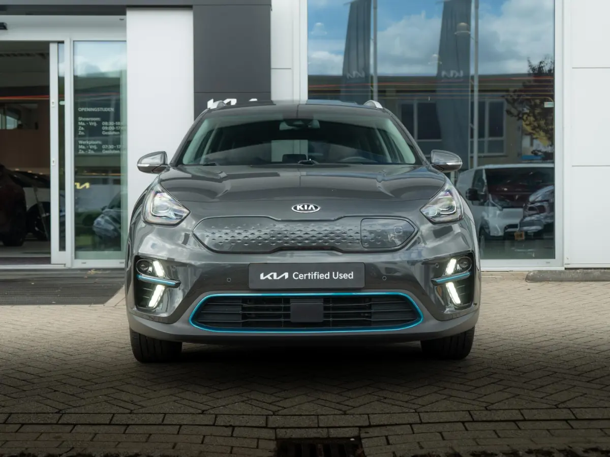 DynamicPlusLine 64 kWh SOH 98,7 % |Stoel en stuurverwarming | Schuif/-kanteldak | Achteruitrijcamera | Navigatie | Carplay | PDC voor & achter | Achteruitrijcamera