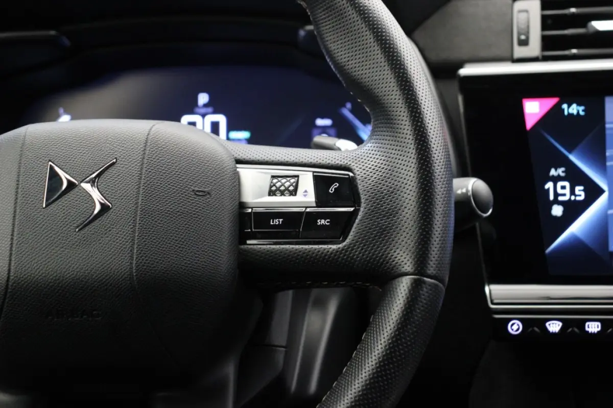 E-Tense Performance Line - Digitaal Cockpit, Carplay, Camera, Half Leer