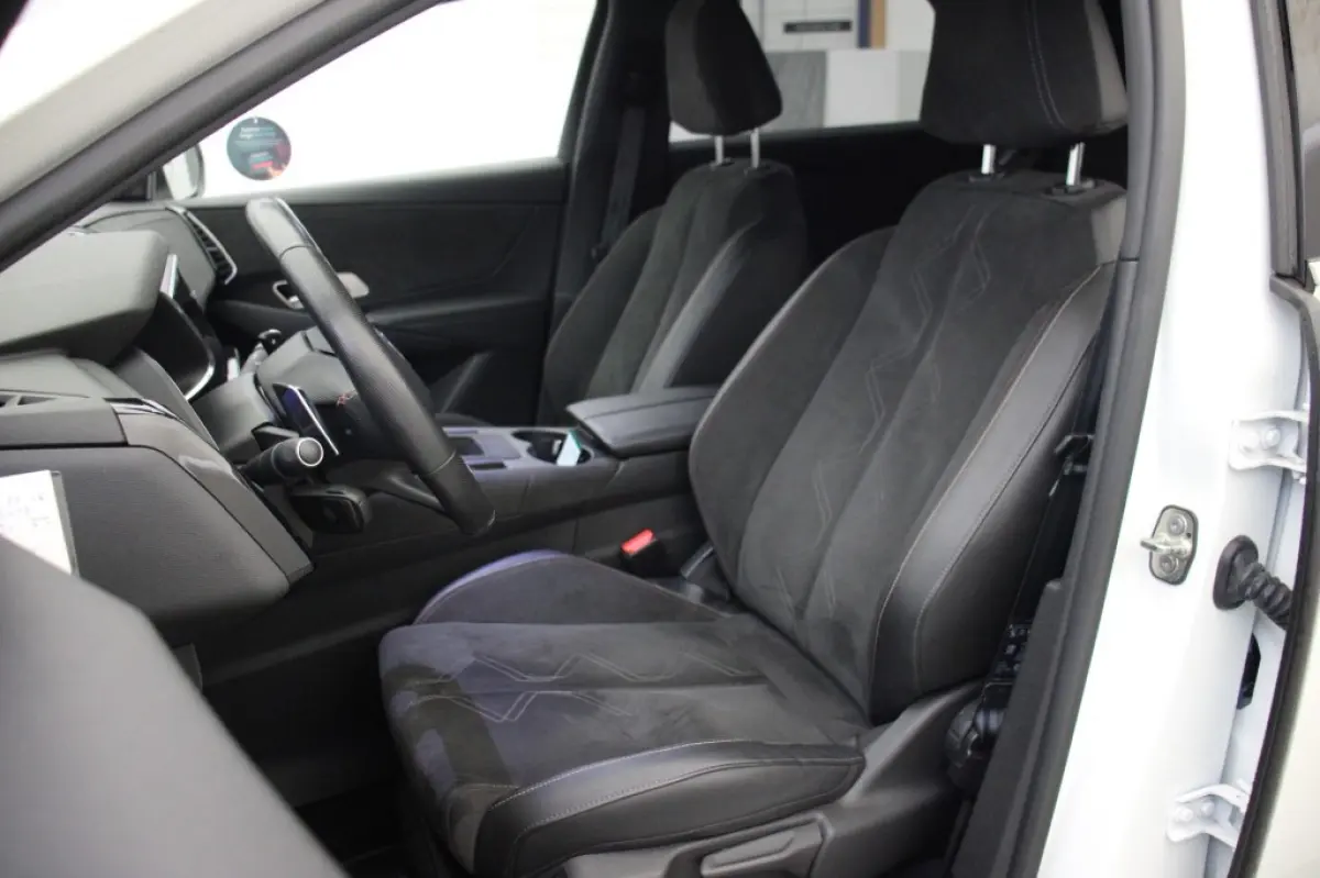 E-Tense Performance Line - Digitaal Cockpit, Carplay, Camera, Half Leer