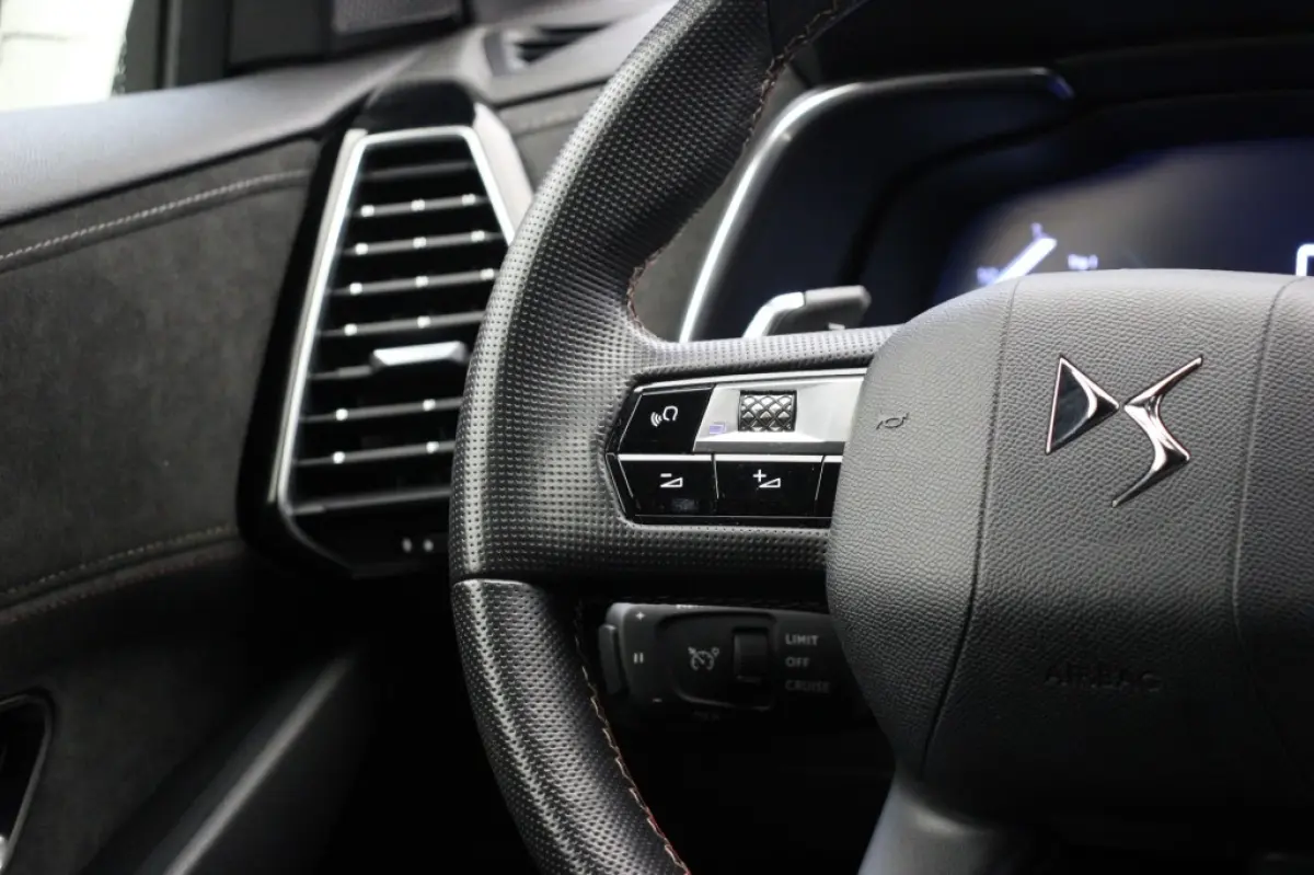 E-Tense Performance Line - Digitaal Cockpit, Carplay, Camera, Half Leer