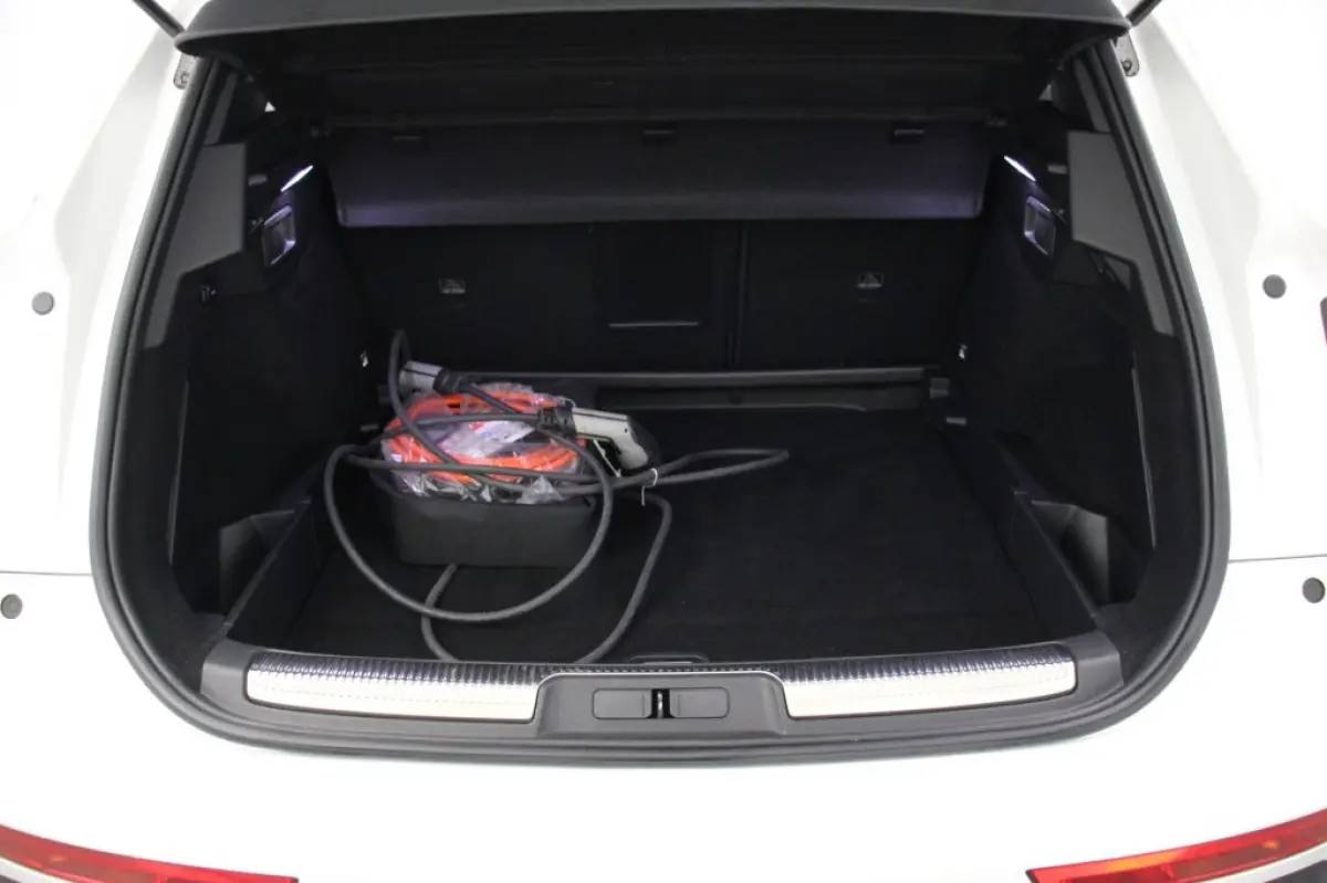 E-Tense Performance Line - Digitaal Cockpit, Carplay, Camera, Half Leer