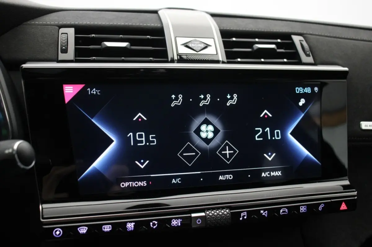 E-Tense Performance Line - Digitaal Cockpit, Carplay, Camera, Half Leer