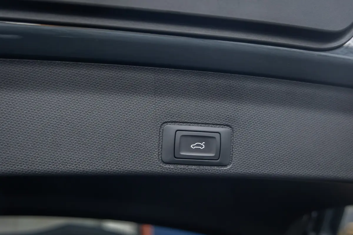 1.5 TSI e-Hybrid Business Limited | Elek. stoelen met Memory | 360 Camera | Sennheiser audio | Cruise adaptief | Apple carplay | Stuurvrwarming | Digital Dash | Stoelverwarming | Achteruitri