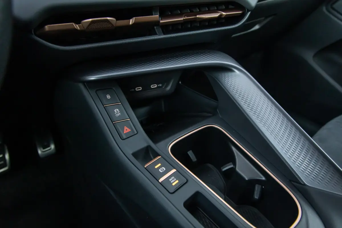 1.5 TSI e-Hybrid Business Limited | Elek. stoelen met Memory | 360 Camera | Sennheiser audio | Cruise adaptief | Apple carplay | Stuurvrwarming | Digital Dash | Stoelverwarming | Achteruitri