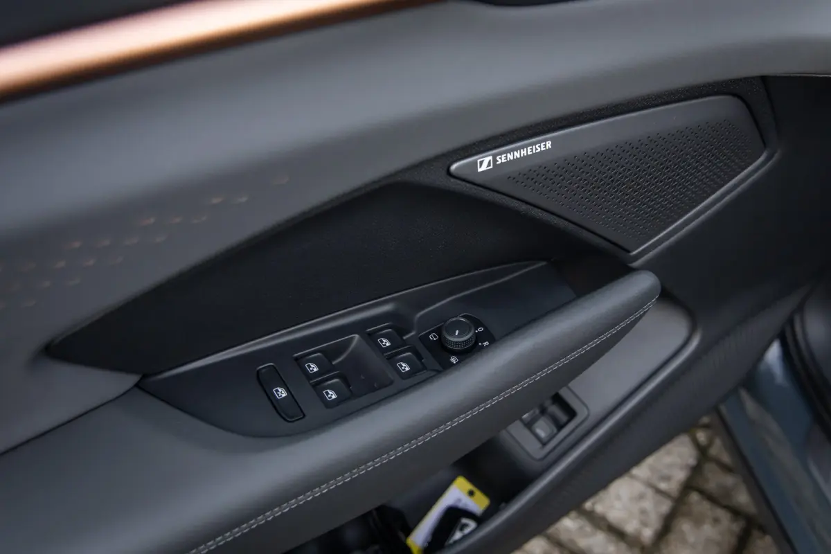 1.5 TSI e-Hybrid Business Limited | Elek. stoelen met Memory | 360 Camera | Sennheiser audio | Cruise adaptief | Apple carplay | Stuurvrwarming | Digital Dash | Stoelverwarming | Achteruitri