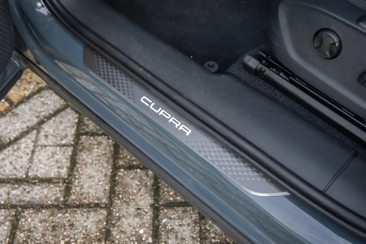 1.5 TSI e-Hybrid Business Limited | Elek. stoelen met Memory | 360 Camera | Sennheiser audio | Cruise adaptief | Apple carplay | Stuurvrwarming | Digital Dash | Stoelverwarming | Achteruitri