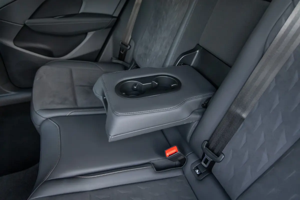 1.5 TSI e-Hybrid Business Limited | Elek. stoelen met Memory | 360 Camera | Sennheiser audio | Cruise adaptief | Apple carplay | Stuurvrwarming | Digital Dash | Stoelverwarming | Achteruitri