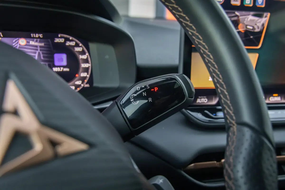 1.5 TSI e-Hybrid Business Limited | Elek. stoelen met Memory | 360 Camera | Sennheiser audio | Cruise adaptief | Apple carplay | Stuurvrwarming | Digital Dash | Stoelverwarming | Achteruitri