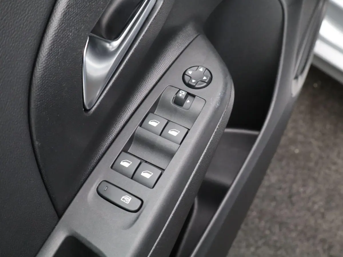 Elegance 1 fase 50 kWh | Apple Carplay / Android Auto | Virtual Cockpit | Privacy Glass |