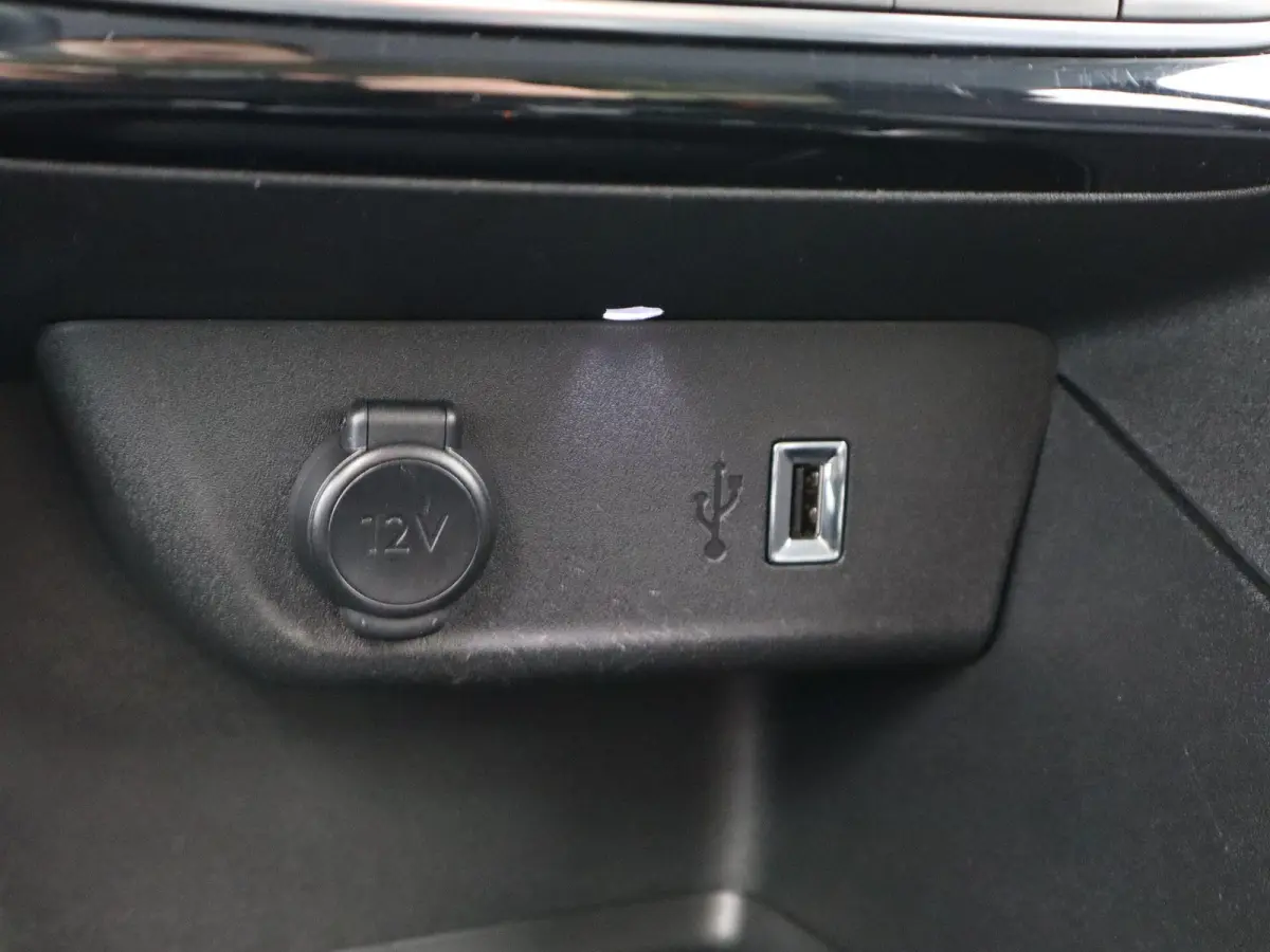 Elegance 1 fase 50 kWh | Apple Carplay / Android Auto | Virtual Cockpit | Privacy Glass |