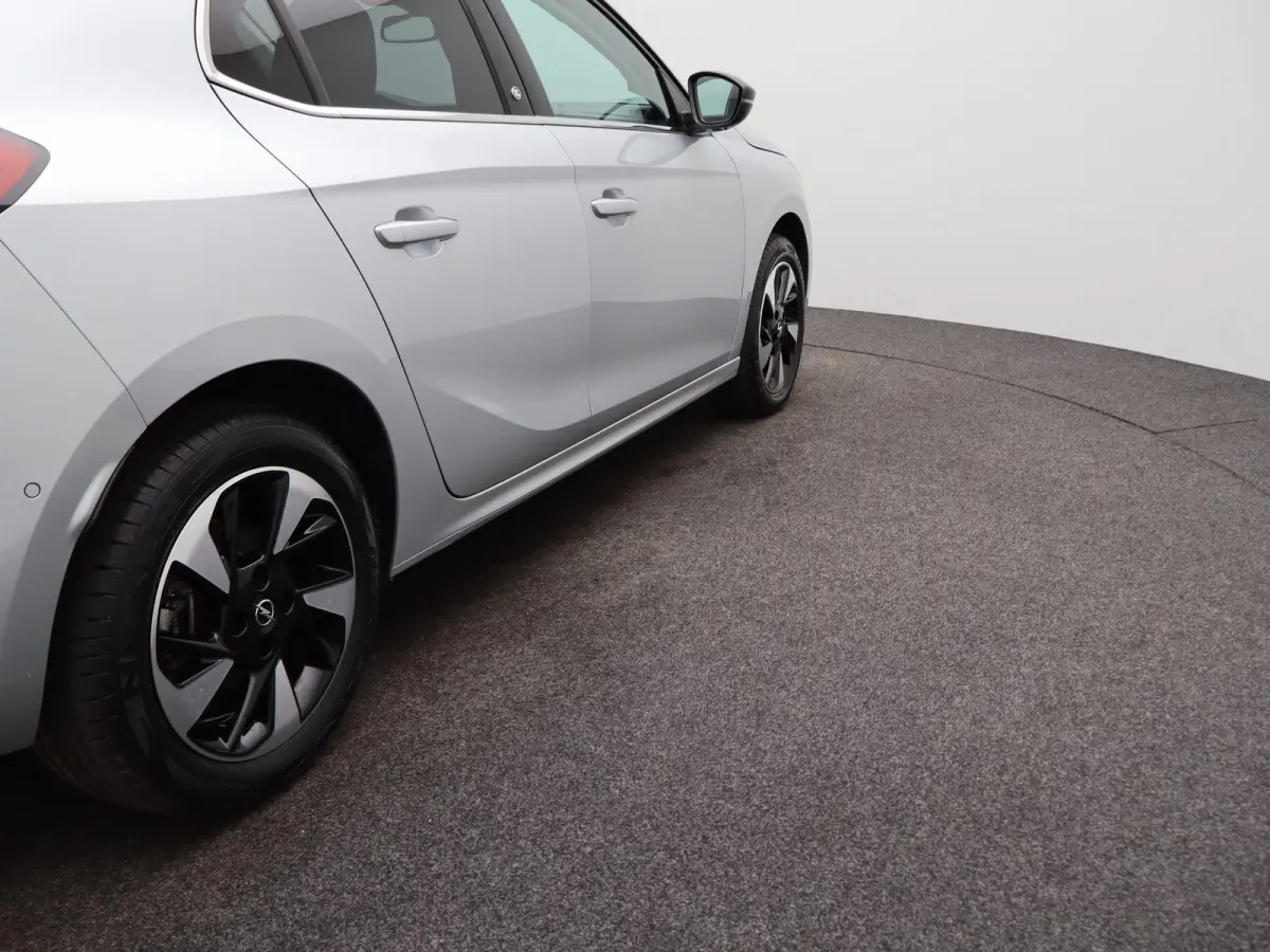 Elegance 1 fase 50 kWh | Apple Carplay / Android Auto | Virtual Cockpit | Privacy Glass |