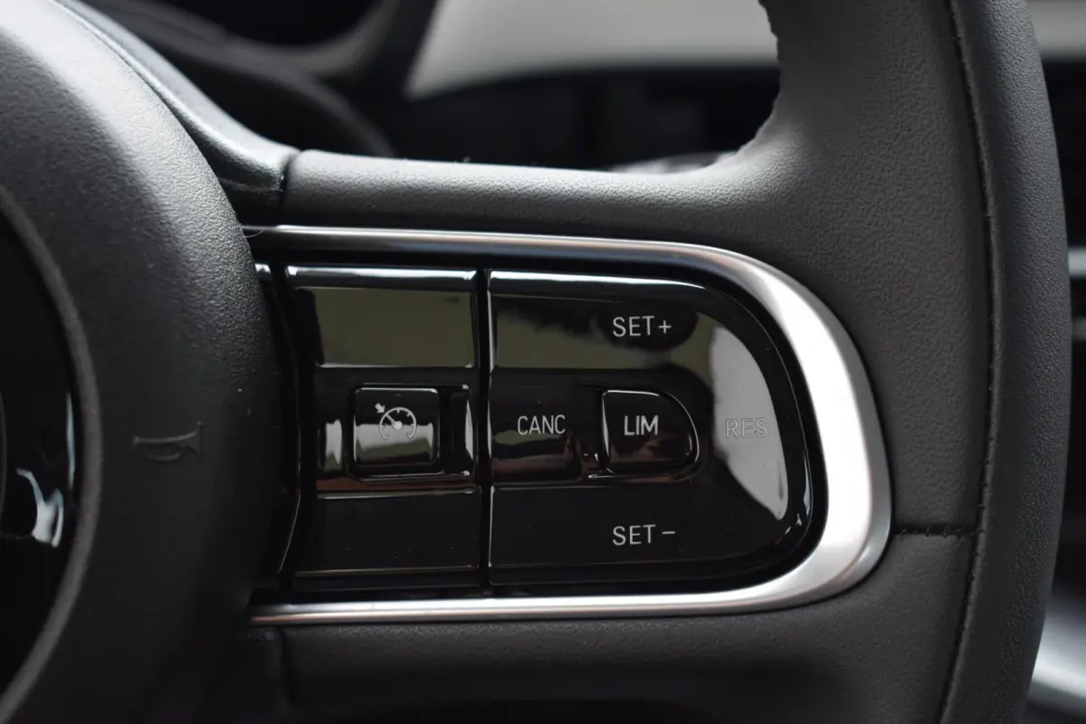 Icon 42 kWh | Carplay | 16'' LMV | 11.900 KM |