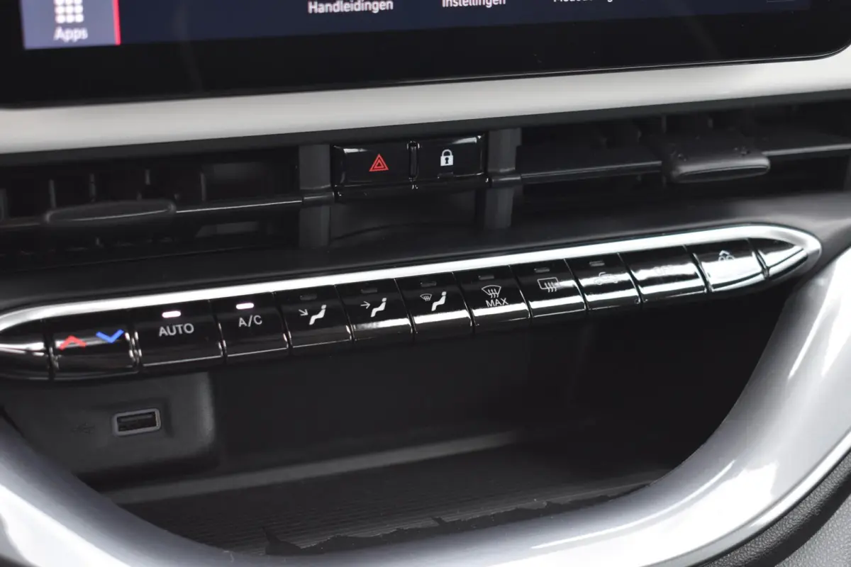 Icon 42 kWh | Carplay | 16'' LMV | 11.900 KM |
