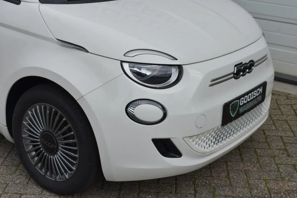 Icon 42 kWh | Carplay | 16'' LMV | 11.900 KM |