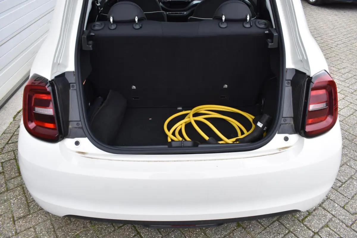 Icon 42 kWh | Carplay | 16'' LMV | 11.900 KM |