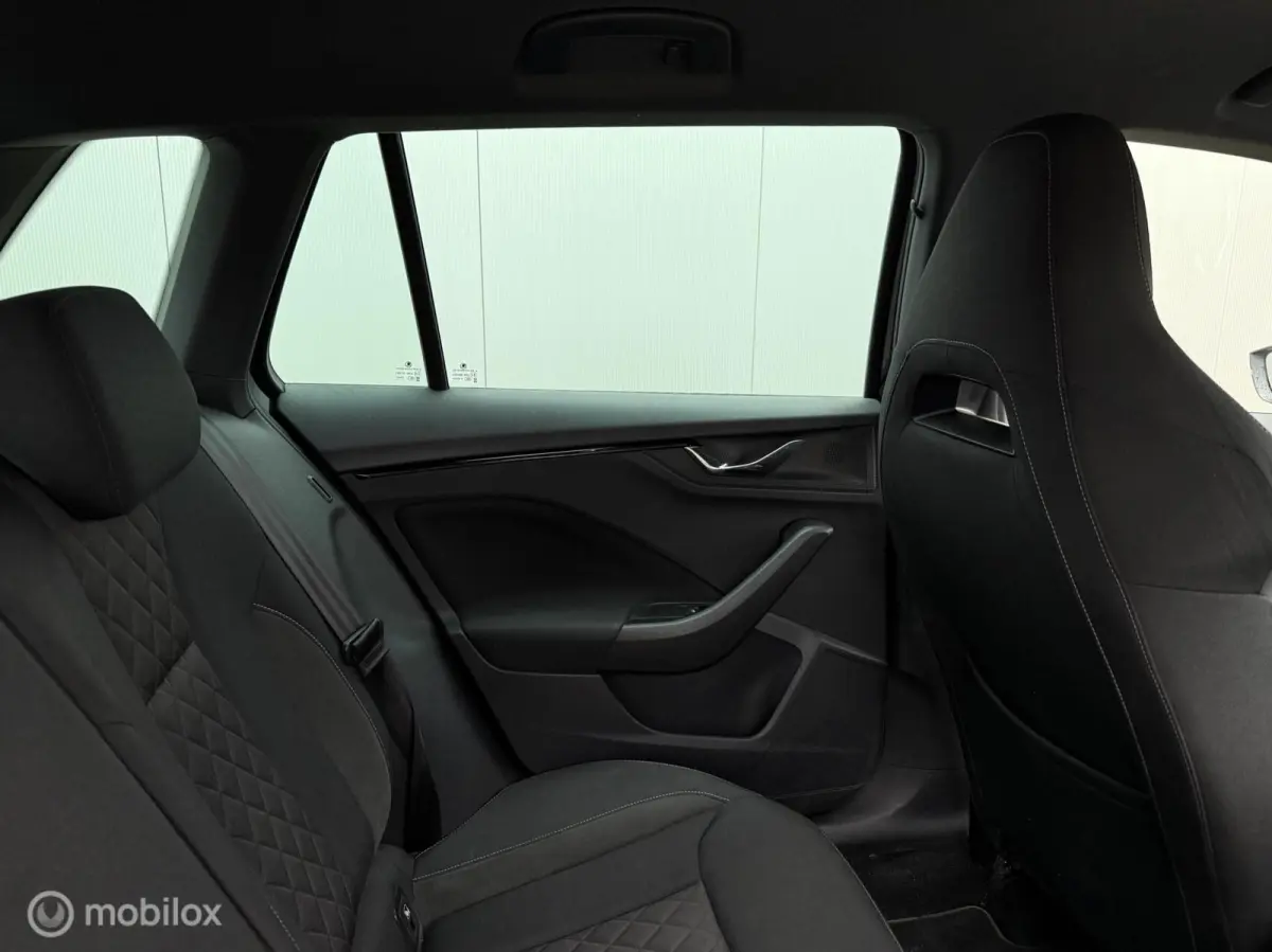 1.0 TSI Sport Business CarPlay | Trekhaak | Camera | Stoelverwarming