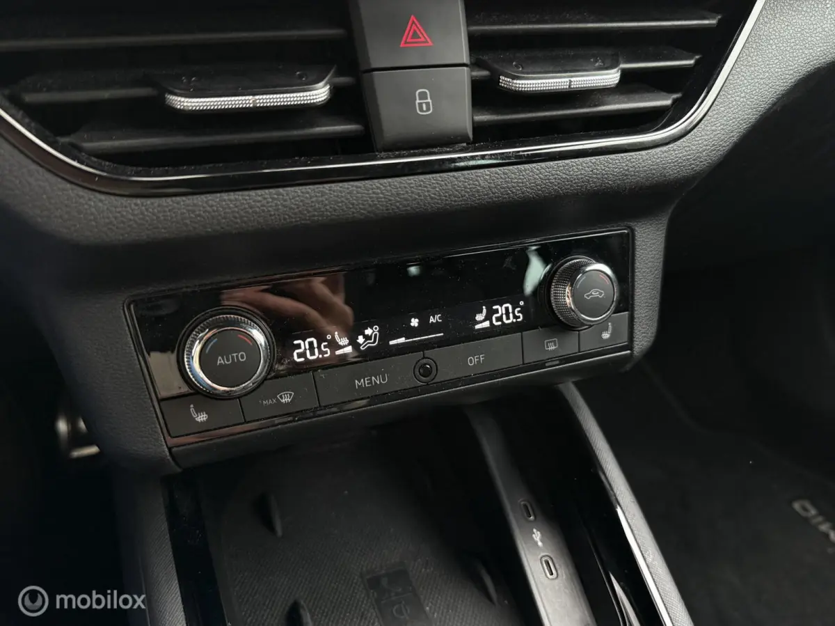 1.0 TSI Sport Business CarPlay | Trekhaak | Camera | Stoelverwarming