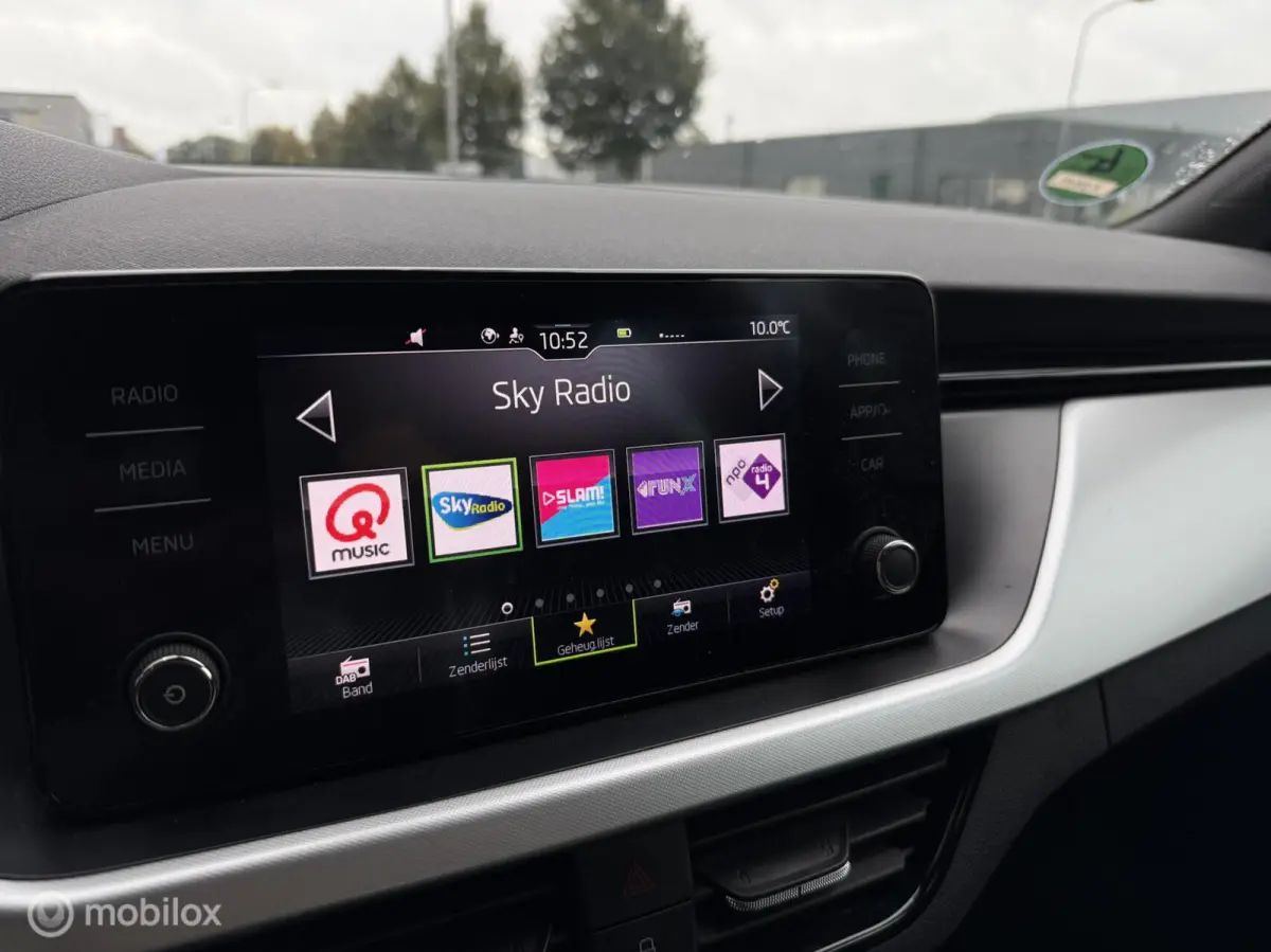 1.0 TSI Sport Business CarPlay | Trekhaak | Camera | Stoelverwarming