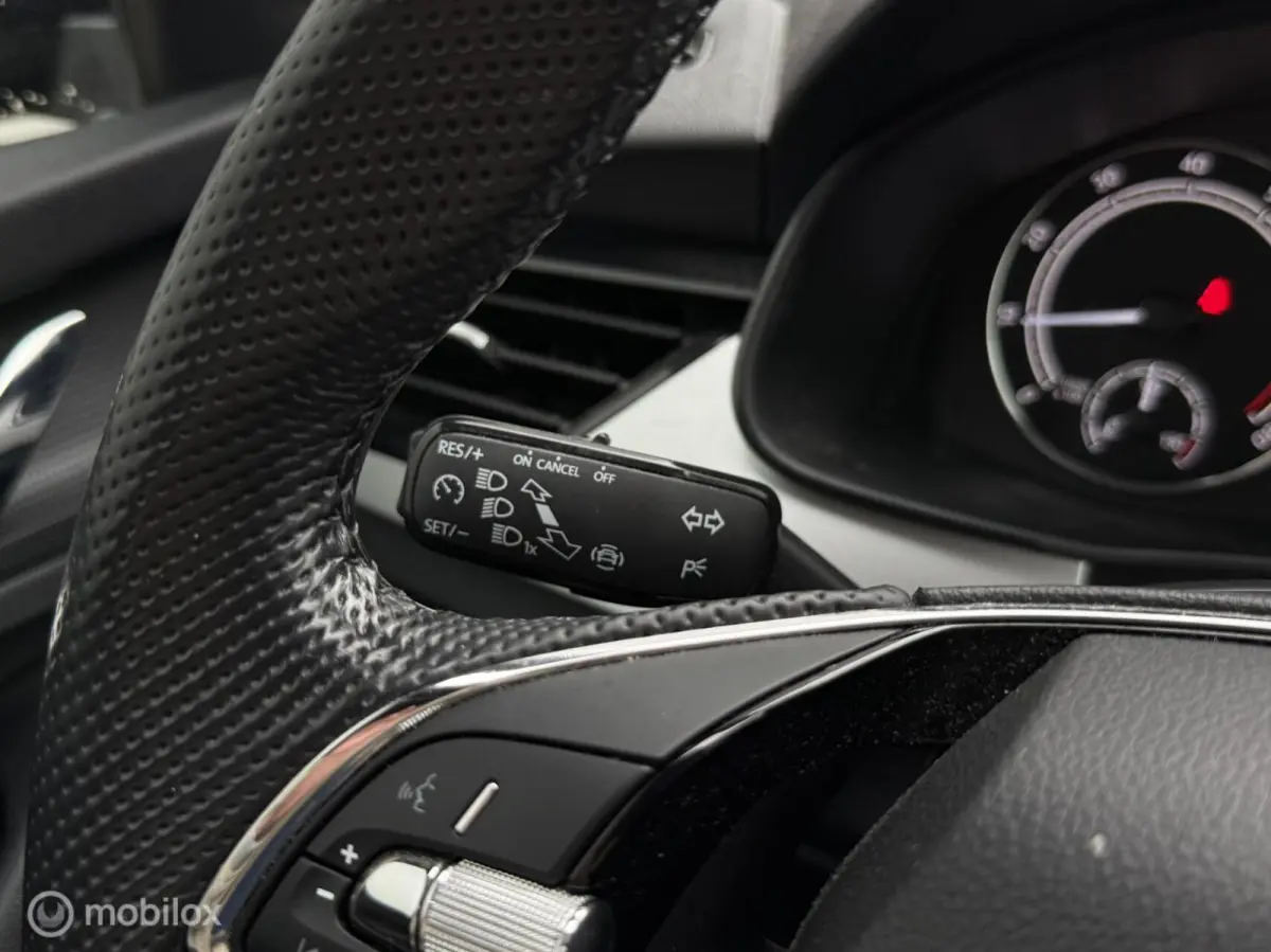 1.0 TSI Sport Business CarPlay | Trekhaak | Camera | Stoelverwarming