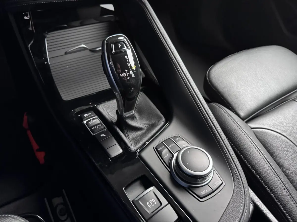 sDrive20i High Executive M Sport NL AUTO|AFN. HAAK|HUD