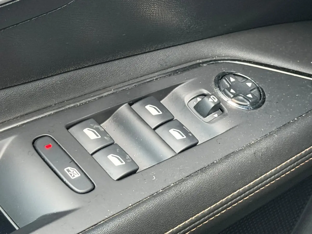 1.2 PureTech Blue Lease Premium (PANORAMADAK)