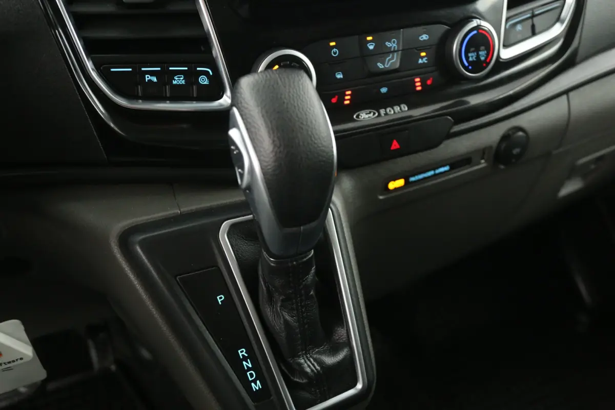 2.0 TDCI L1H1 Sport 185PK | Automaat | Airco | Camera | Cruise | 3 Zits | Carplay | Parkeersens.