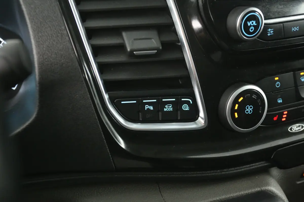 2.0 TDCI L1H1 Sport 185PK | Automaat | Airco | Camera | Cruise | 3 Zits | Carplay | Parkeersens.