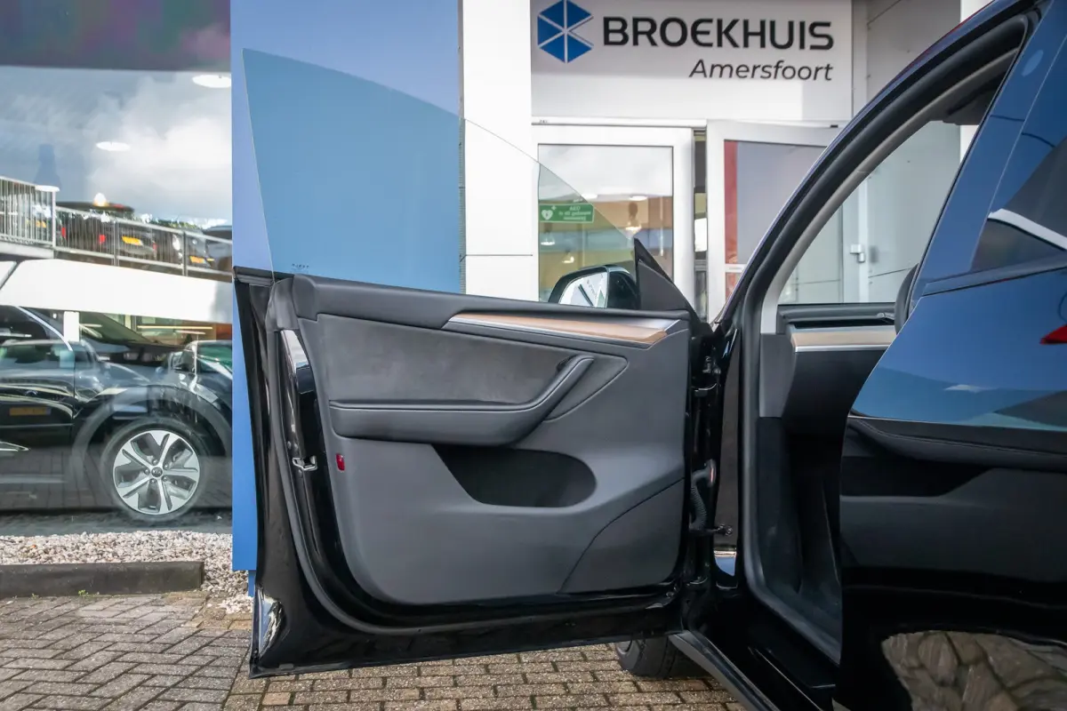 RWD 58 kWh | Panoramadak | Elektrisch verstelbare stoel(en) met geheugen | Keyless | Dodehoek detectie | Cruise control adaptief met Stop&Go | Dodehoek detectie | Elektrisch verstelbare stoe