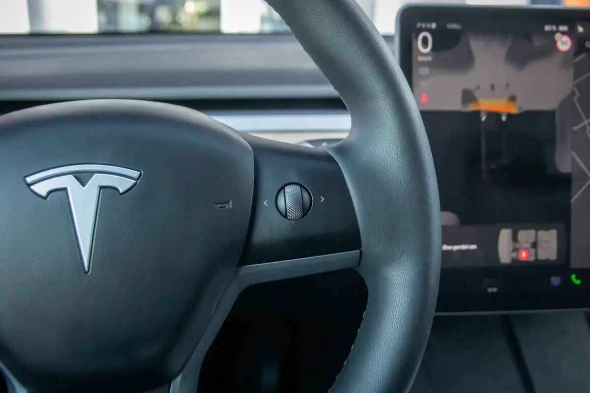 RWD 58 kWh | Panoramadak | Elektrisch verstelbare stoel(en) met geheugen | Keyless | Dodehoek detectie | Cruise control adaptief met Stop&Go | Dodehoek detectie | Elektrisch verstelbare stoe