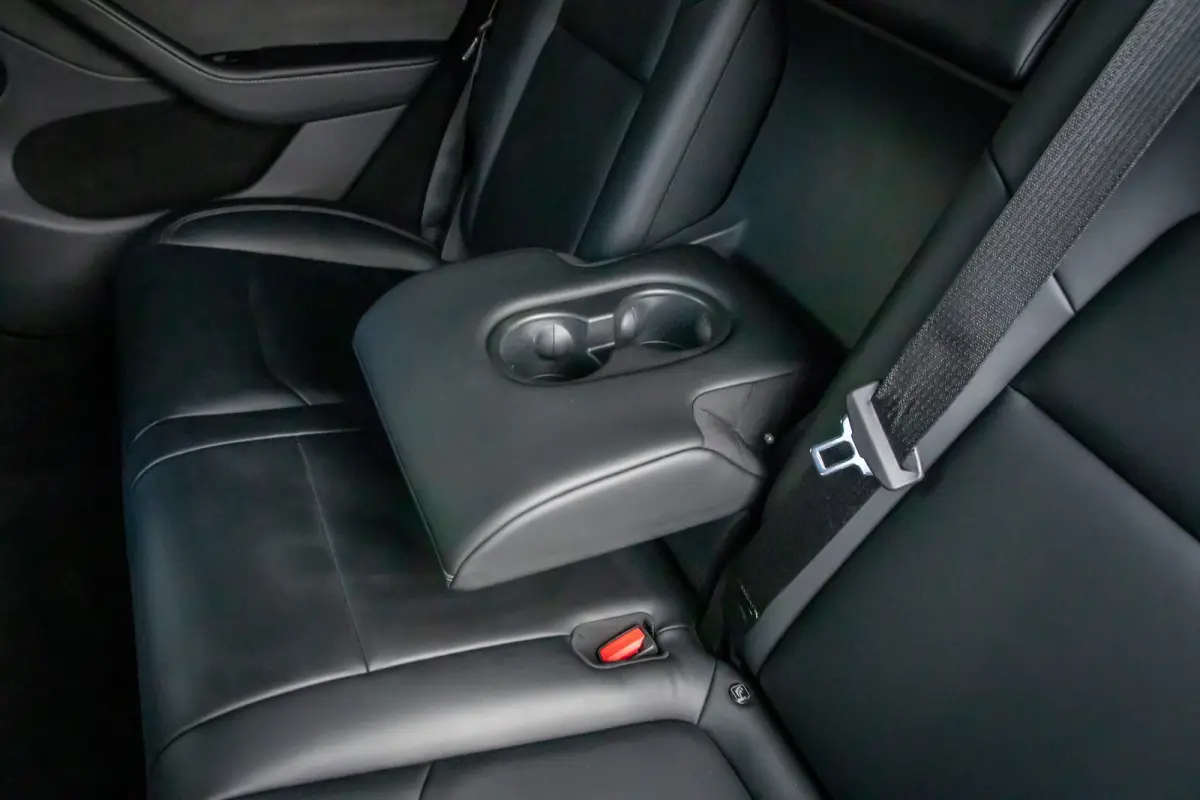 RWD 58 kWh | Panoramadak | Elektrisch verstelbare stoel(en) met geheugen | Keyless | Dodehoek detectie | Cruise control adaptief met Stop&Go | Dodehoek detectie | Elektrisch verstelbare stoe