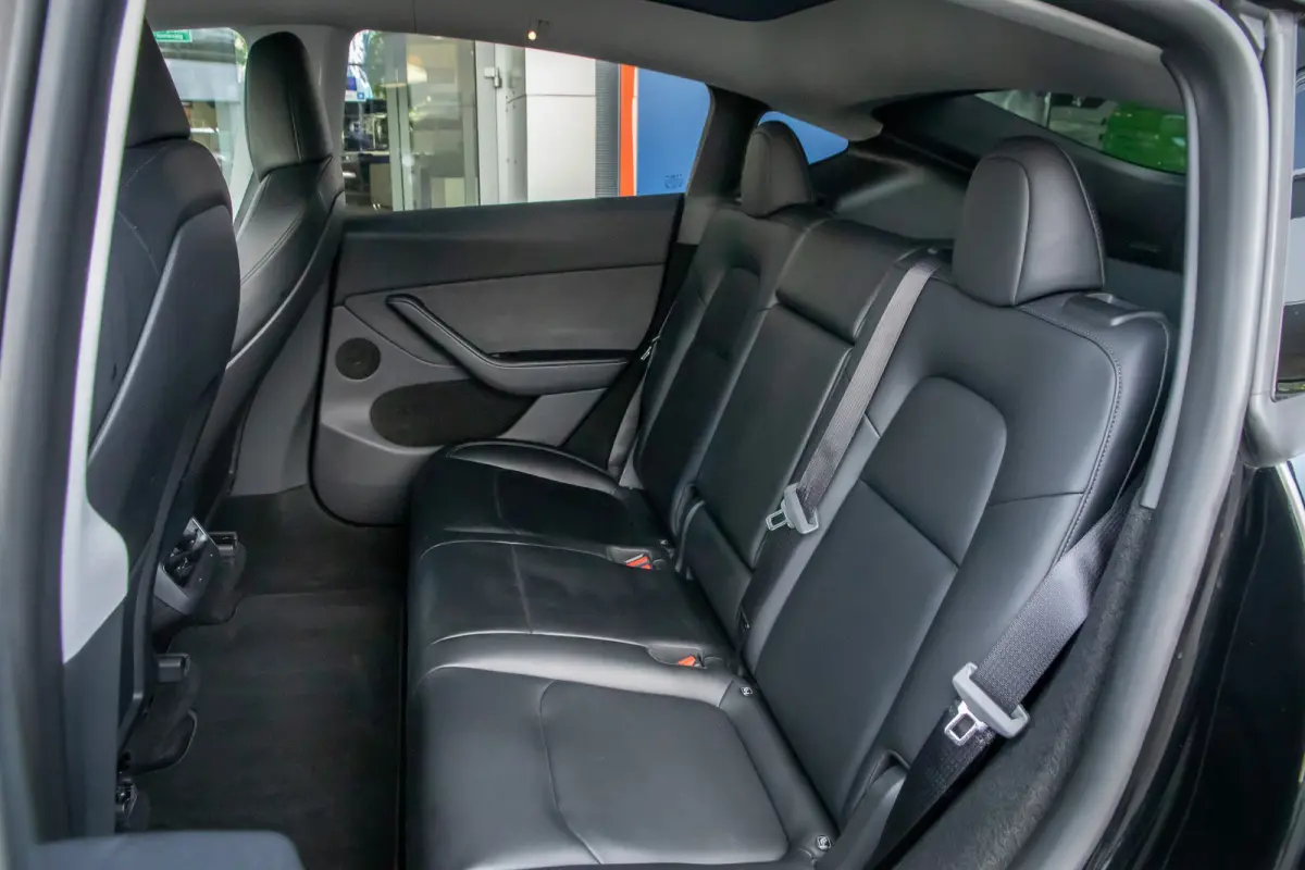 RWD 58 kWh | Panoramadak | Elektrisch verstelbare stoel(en) met geheugen | Keyless | Dodehoek detectie | Cruise control adaptief met Stop&Go | Dodehoek detectie | Elektrisch verstelbare stoe