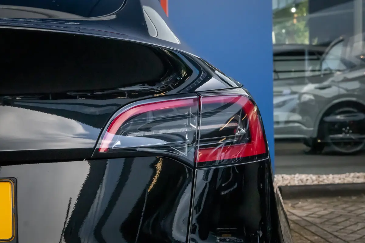 RWD 58 kWh | Panoramadak | Elektrisch verstelbare stoel(en) met geheugen | Keyless | Dodehoek detectie | Cruise control adaptief met Stop&Go | Dodehoek detectie | Elektrisch verstelbare stoe