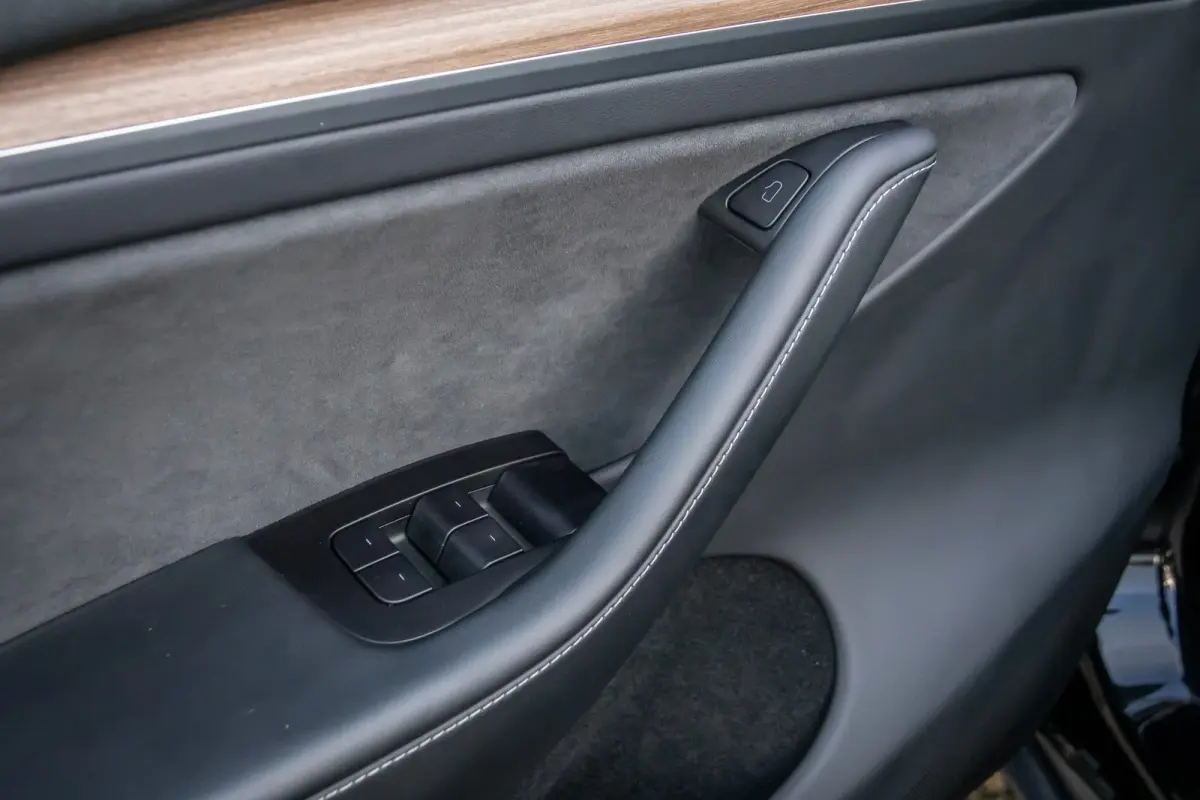 RWD 58 kWh | Panoramadak | Elektrisch verstelbare stoel(en) met geheugen | Keyless | Dodehoek detectie | Cruise control adaptief met Stop&Go | Dodehoek detectie | Elektrisch verstelbare stoe
