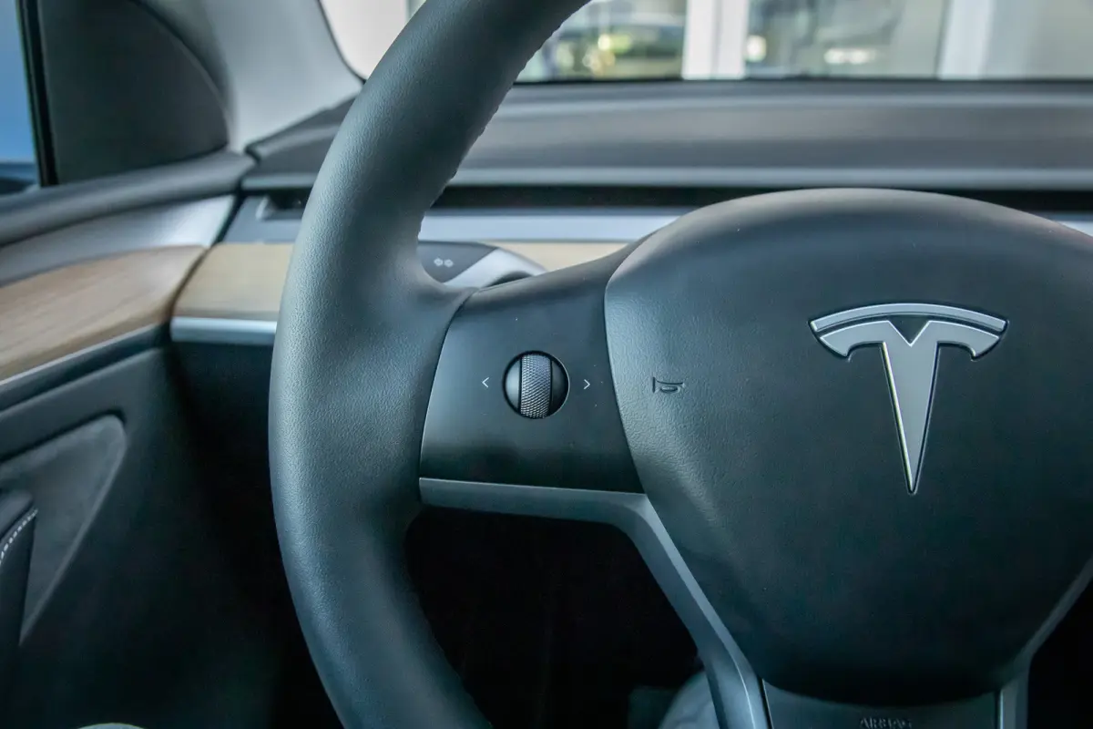 RWD 58 kWh | Panoramadak | Elektrisch verstelbare stoel(en) met geheugen | Keyless | Dodehoek detectie | Cruise control adaptief met Stop&Go | Dodehoek detectie | Elektrisch verstelbare stoe