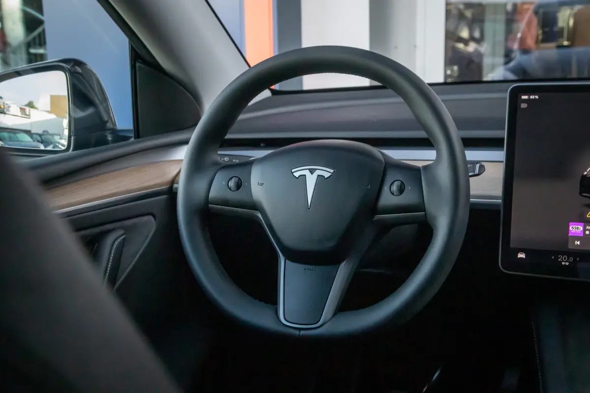 RWD 58 kWh | Panoramadak | Elektrisch verstelbare stoel(en) met geheugen | Keyless | Dodehoek detectie | Cruise control adaptief met Stop&Go | Dodehoek detectie | Elektrisch verstelbare stoe