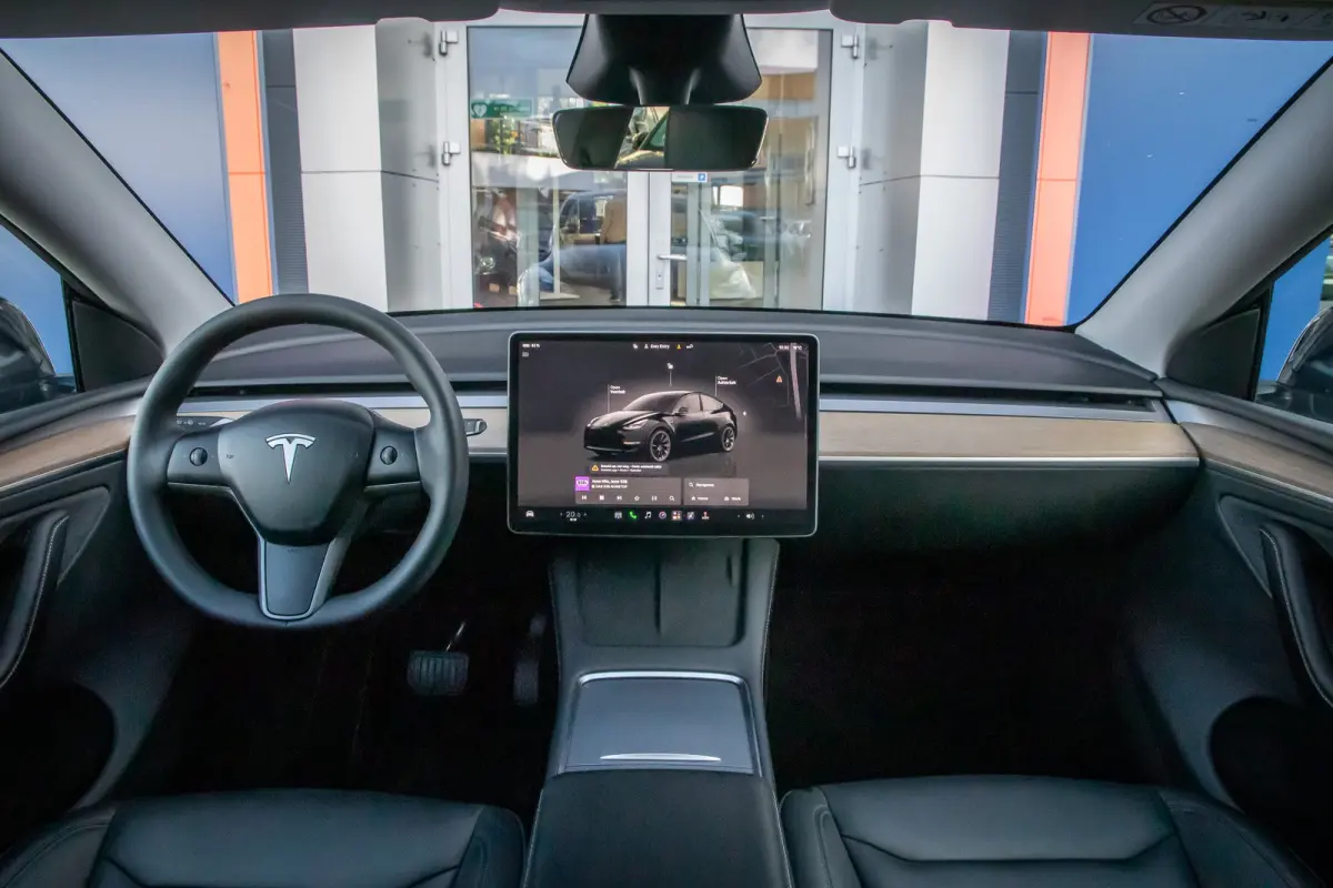RWD 58 kWh | Panoramadak | Elektrisch verstelbare stoel(en) met geheugen | Keyless | Dodehoek detectie | Cruise control adaptief met Stop&Go | Dodehoek detectie | Elektrisch verstelbare stoe