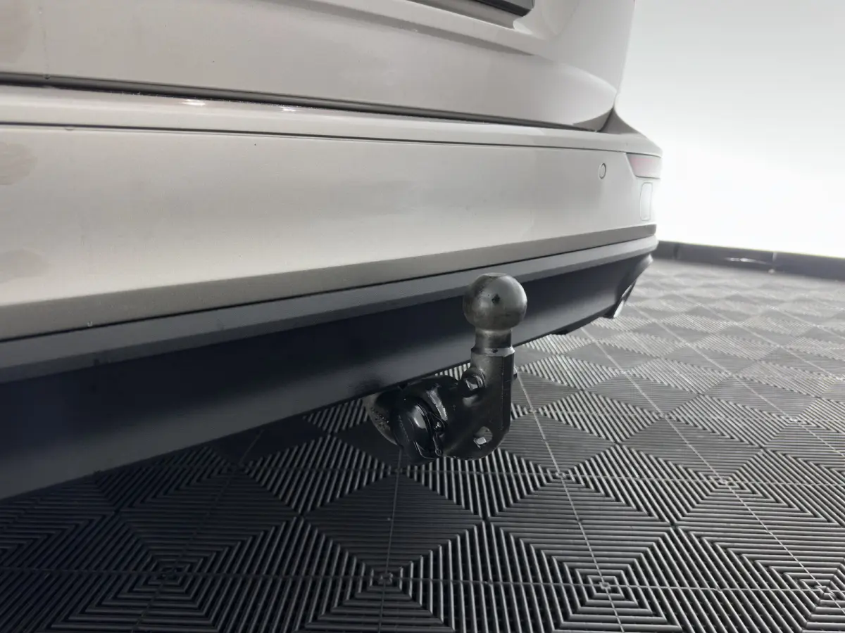 2.0 D4 Momentum Pro (INCL.BTW) Aut. *LEATHER | FULL-LED | HEATED-COMFORTSEATS | DIGI-COCKPIT | CARPLAY | NAVI-FULLMAP | ECC | PDC | CRUISE | 17''ALU | TOWBAR*