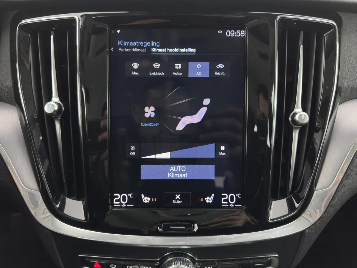 2.0 D4 Momentum Pro (INCL.BTW) Aut. *LEATHER | FULL-LED | HEATED-COMFORTSEATS | DIGI-COCKPIT | CARPLAY | NAVI-FULLMAP | ECC | PDC | CRUISE | 17''ALU | TOWBAR*