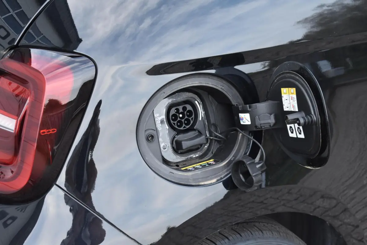 Icon 42 kWh | Carplay | 16'' LMV | 95% SOH |