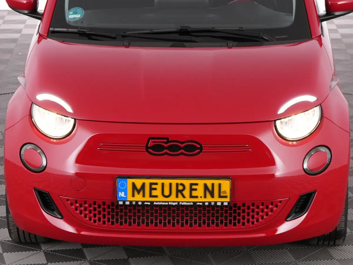 Icon Plus 24kWh | CAMERA | NAVI | CARPLAY | PDC | VELGEN | SOH: 100% | !