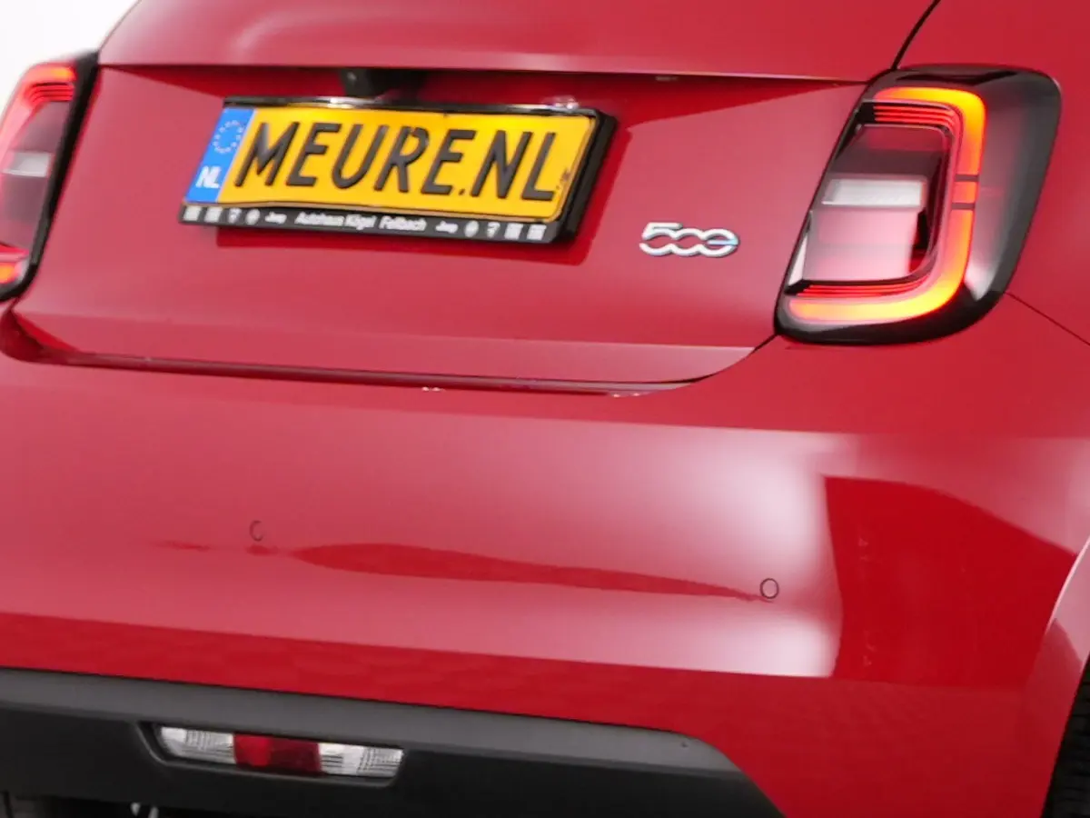 Icon Plus 24kWh | CAMERA | NAVI | CARPLAY | PDC | VELGEN | SOH: 100% | !