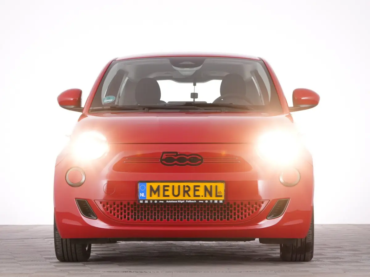 Icon Plus 24kWh | CAMERA | NAVI | CARPLAY | PDC | VELGEN | SOH: 100% | !